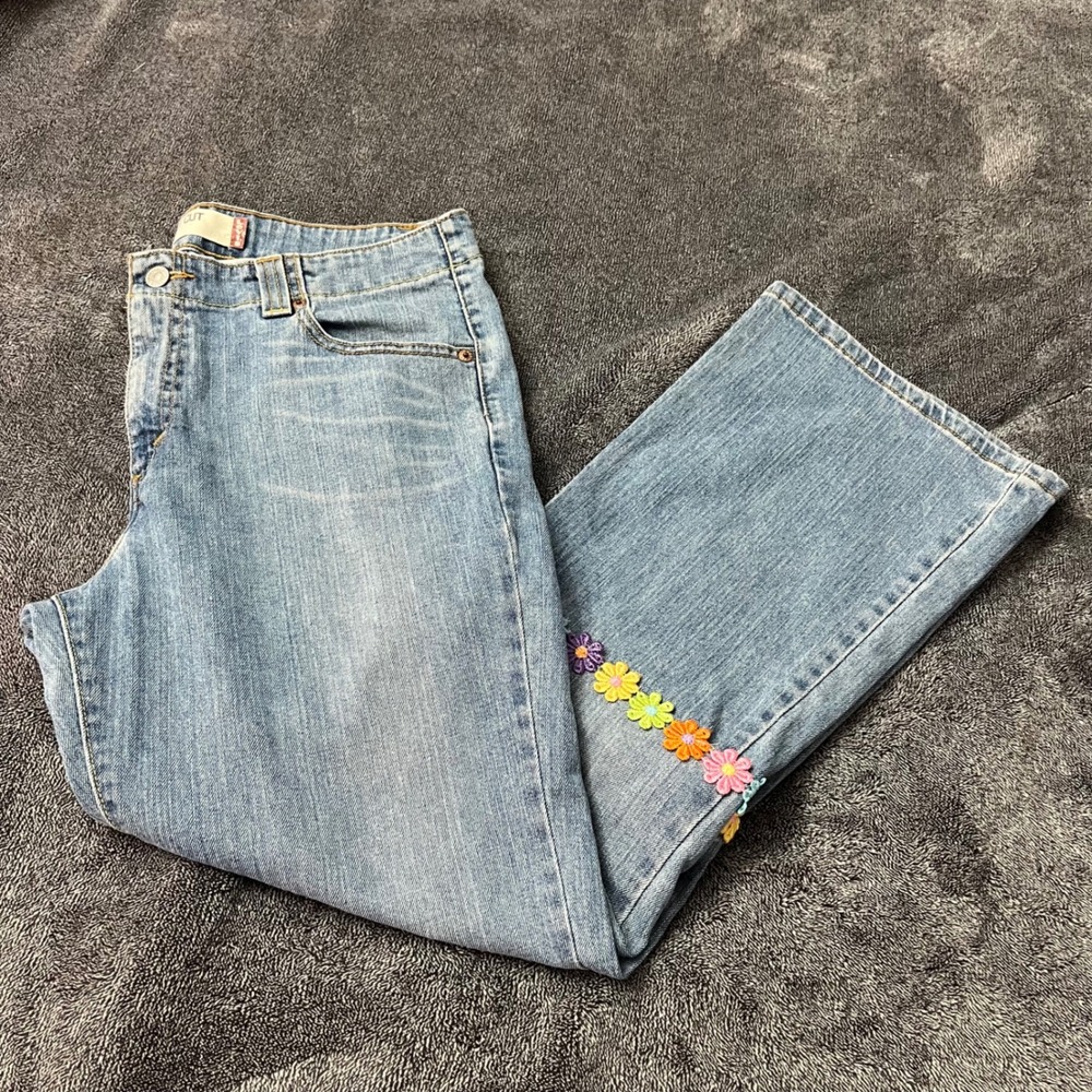 Levis 525 Bootcut Medium Wash Handmade Crochet Daisy Floral Trim Boho Hippie 14M